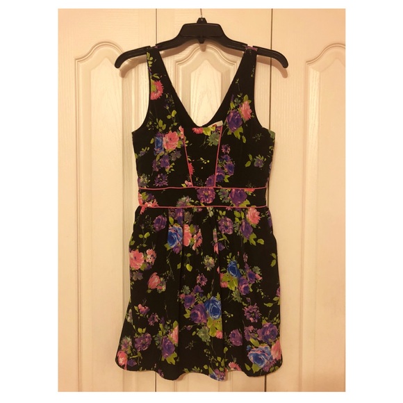 💐Black Floral Mini Dress💐 - Picture 1 of 3